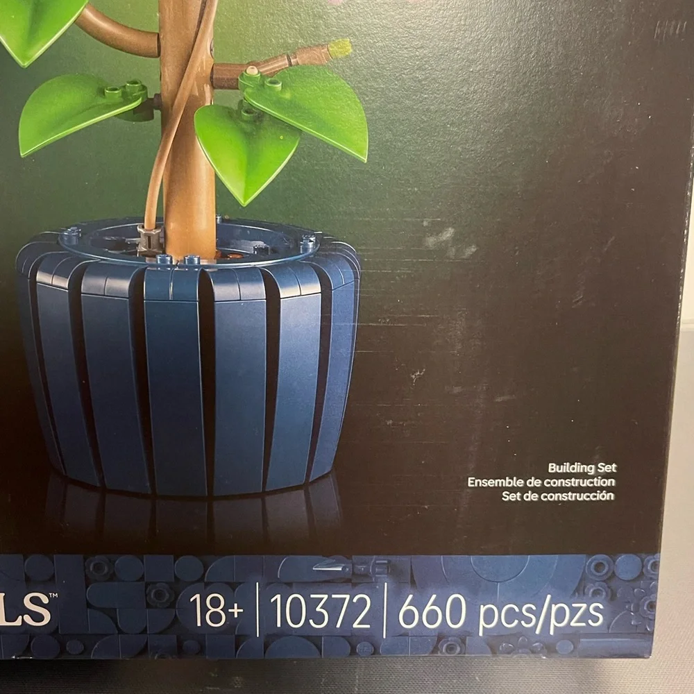 LEGO Botanical Collection Flower Bouquet (10372) 660Pcs 18+ NIB - Sealed